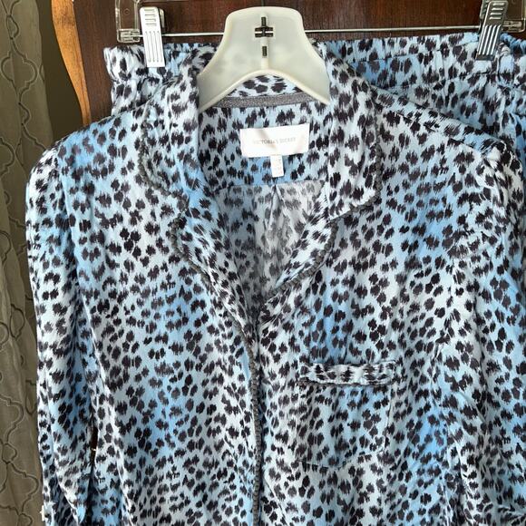 Victoria Secret women’s Pajama Set Size Medium Blue Black Leopard Print - Picture 2 of 10
